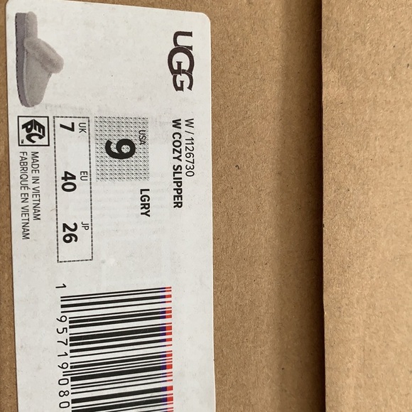 New ugg light grey genuine shearling slipper - Picture 13 of 14